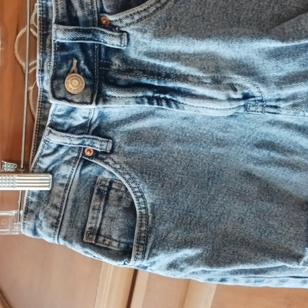 Distressed Blue Jeans - Picture 4 of 8